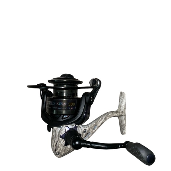 Lews American Hero Camo Speed Spin 300 Spinning Reel 6.2 Gear Ratio - Picture 1 of 3